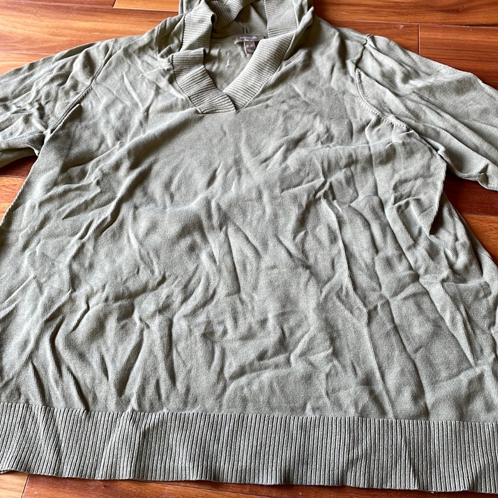 DENIM & COMPANY GREEN SWEATER NWOT
